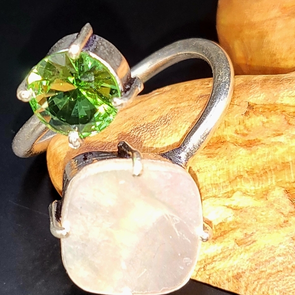 Mother of Pearl/Peridot Adjustable Ring - Silver Plated - NWT - Picture 8 of 8